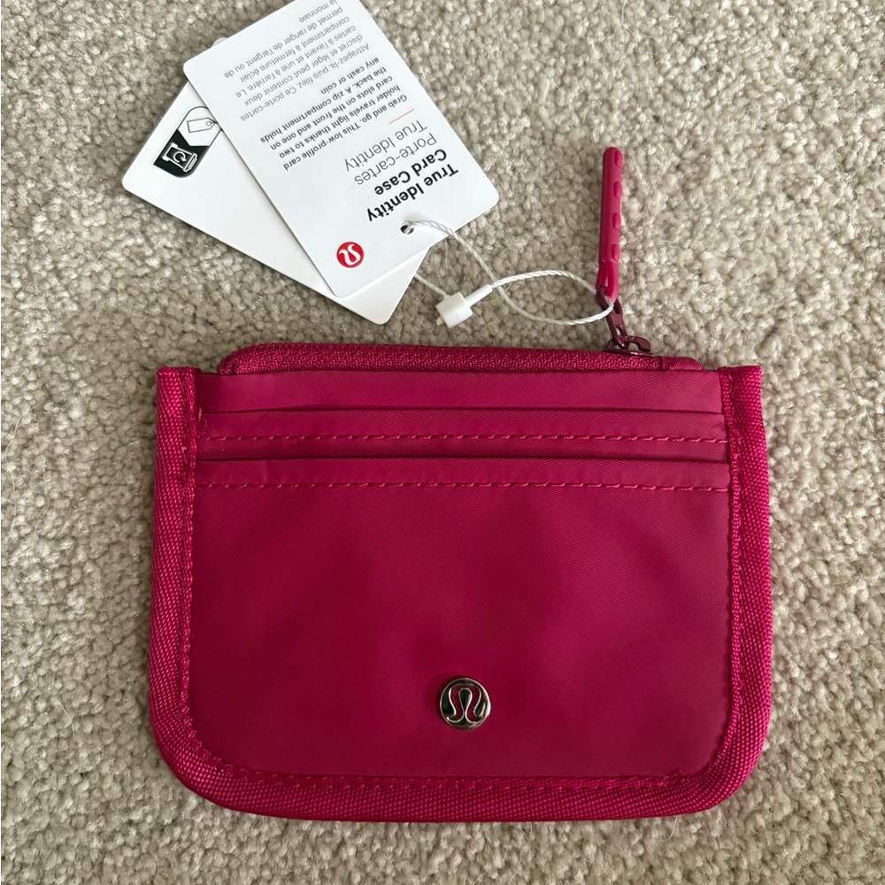 Lululemon True Identity Card Case NWT Berry Bumble